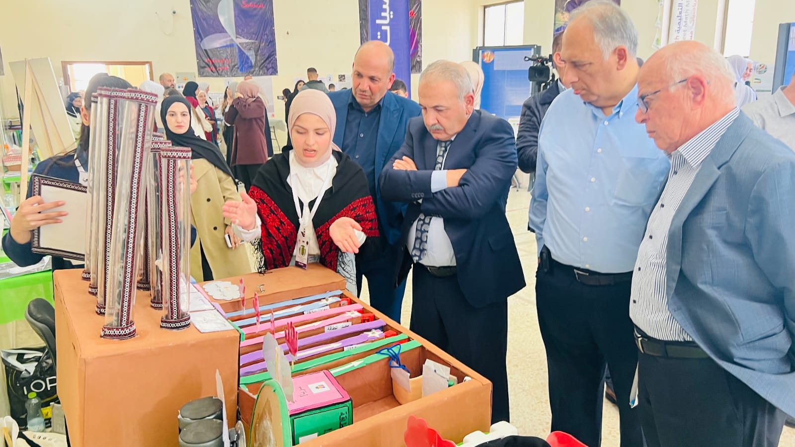 افتتاح معرض إنتاج وسائل الرياضيات التعليمية