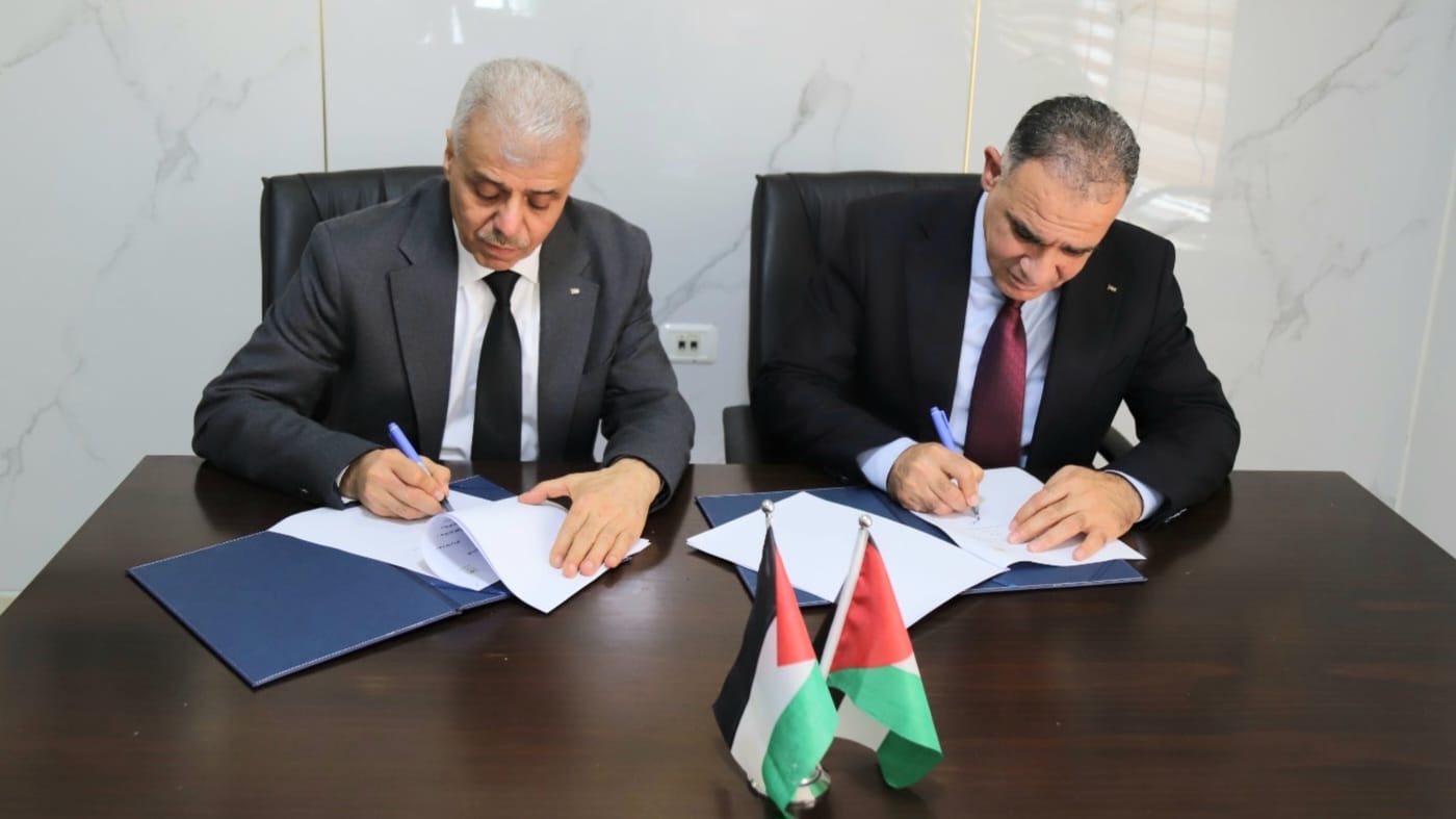 اتفاقية تعاون لتعزيز مشاريع الطاقة المتجددة في المدارس